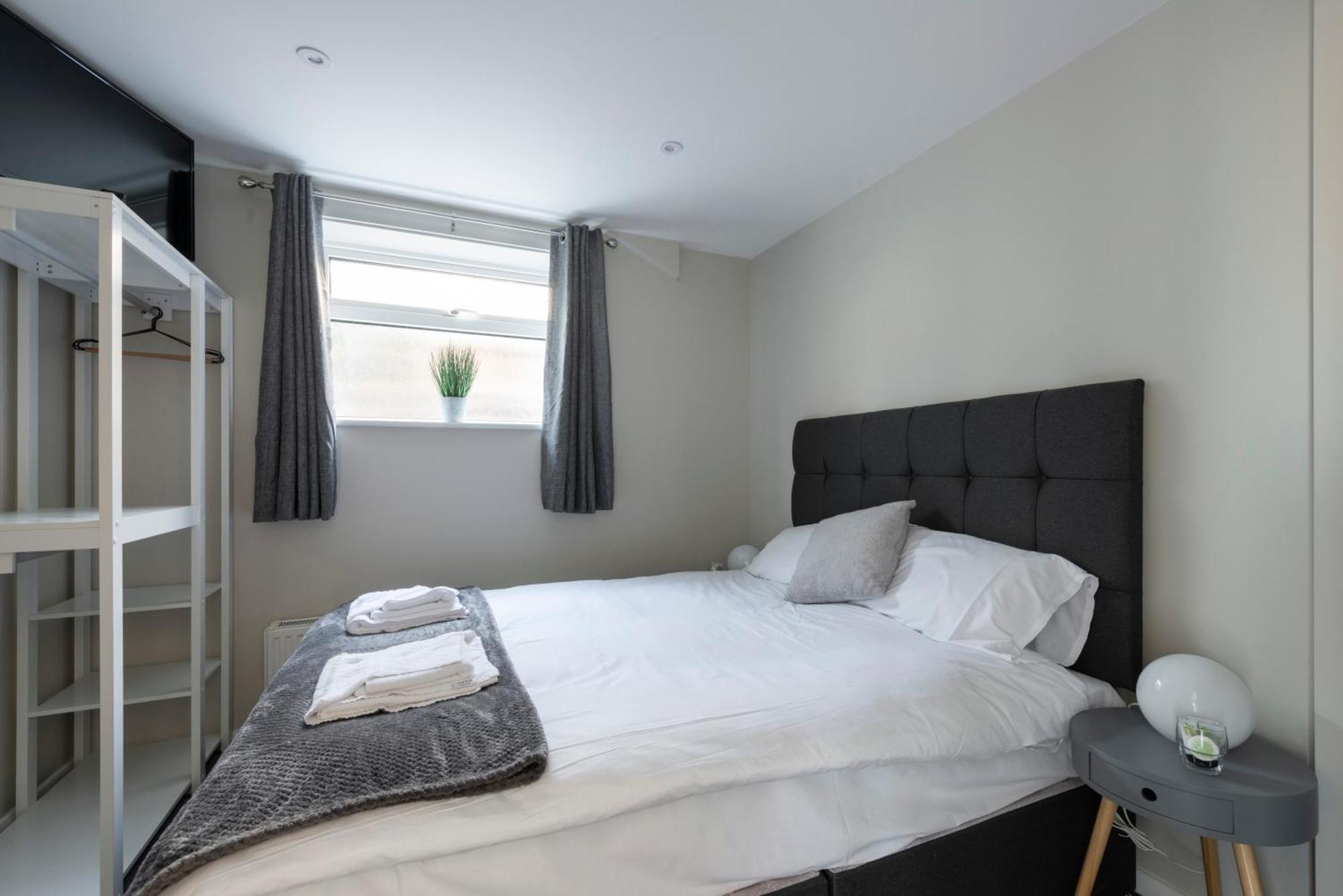 5 Bedroom Detached Beach House Poole Eksteriør billede